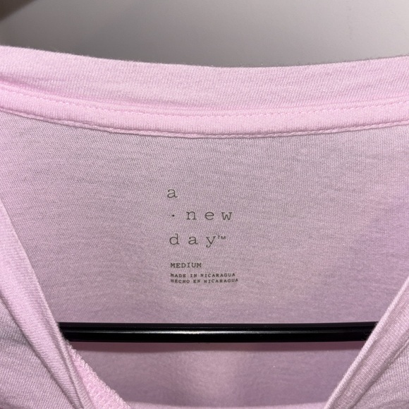 Basic pink tee - Picture 2 of 2